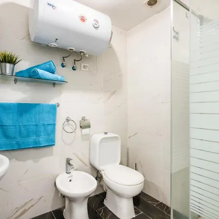 Apartment 1a Sofia Close Services Sea, Wifi! Arona (Tenerife)